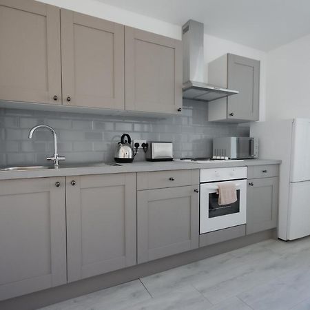 Platform Stadium Apartment With Parking Kingston upon Hull Kültér fotó