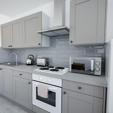 Platform Stadium Apartment With Parking Kingston upon Hull Kültér fotó