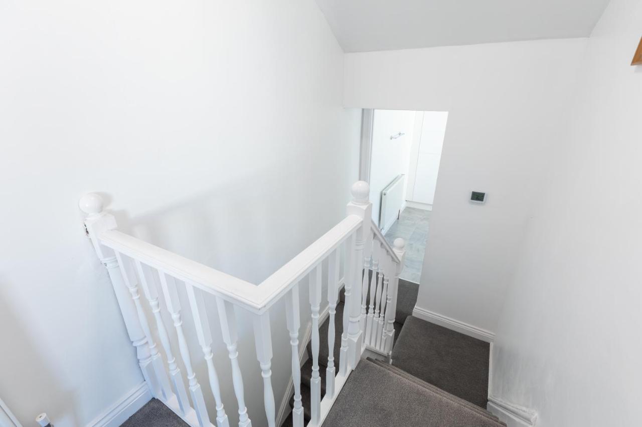 Platform Stadium Apartment With Parking Kingston upon Hull Kültér fotó
